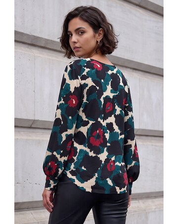 Roman Animal Print V-Neck Top