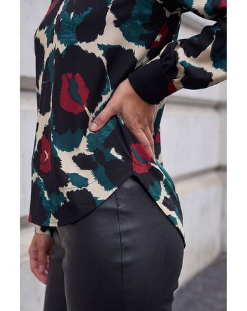 Roman Animal Print V-Neck Top
