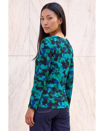 Roman Printed V-Neck Stretch Top
