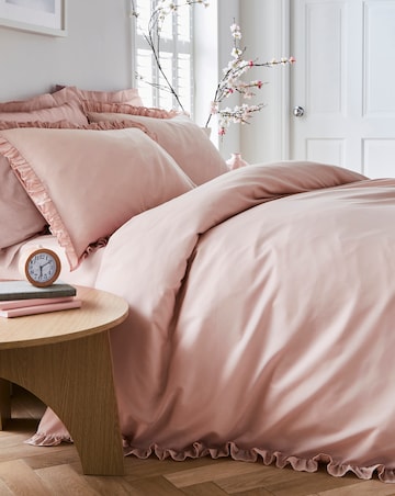 Ruffled Edge Duvet Set