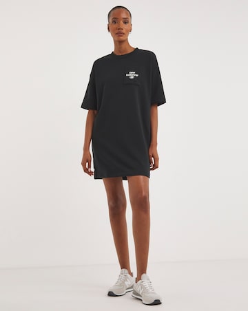 New Balance Essentials Graphic Dress