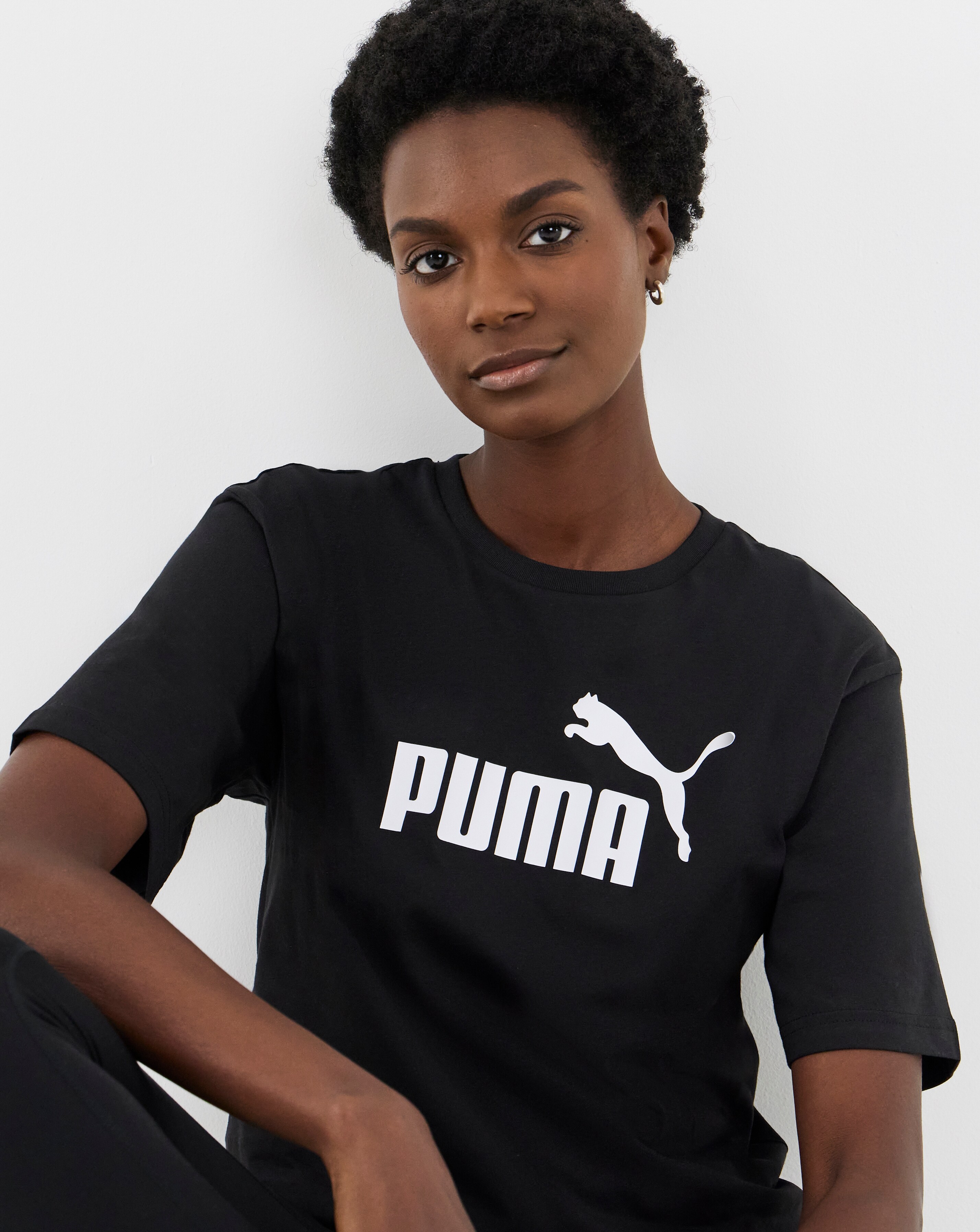 PUMA Essential No.1 Logo Relaxed T-Shirt