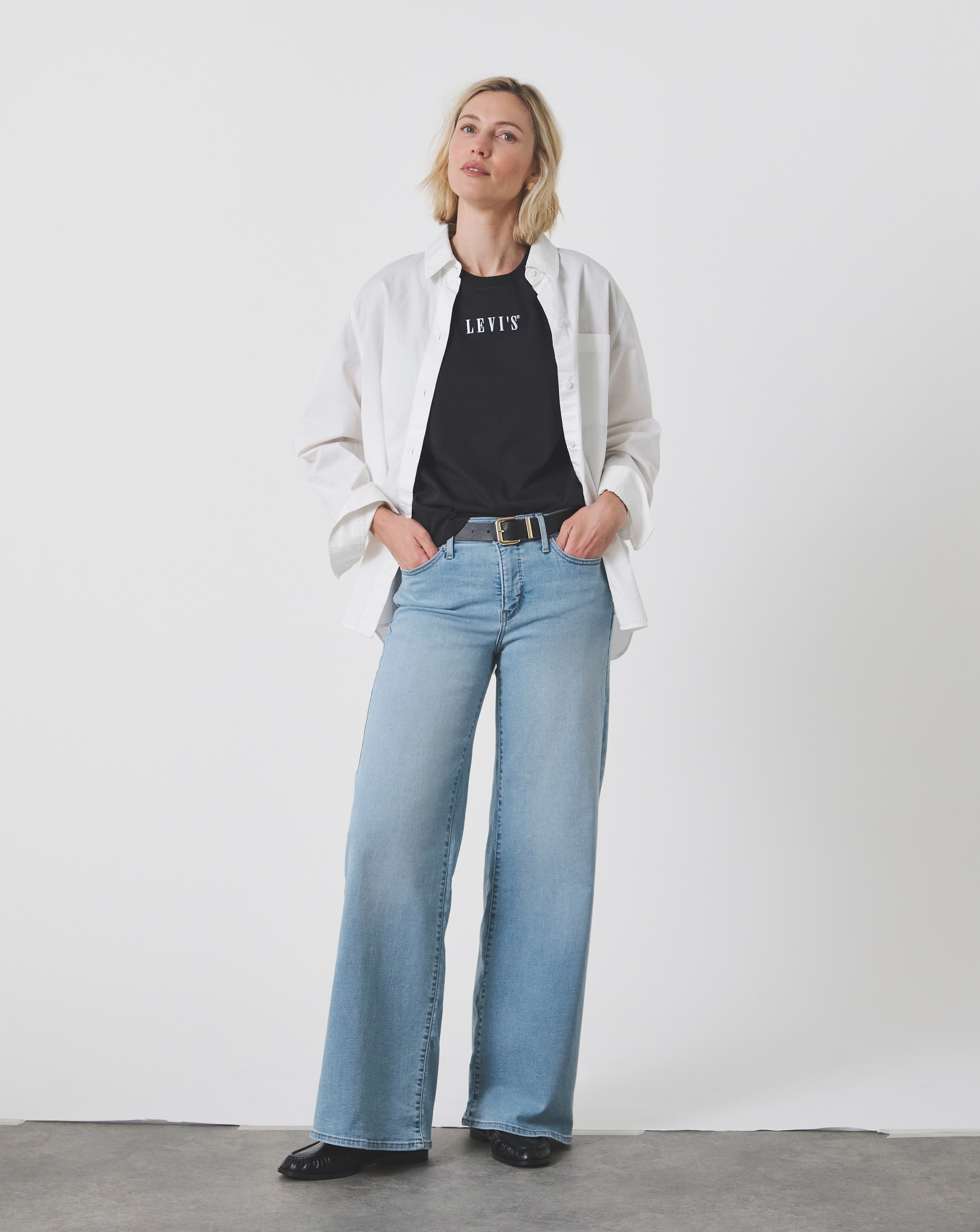 New In - Levi's 318 Shaping Wide Leg Jeans