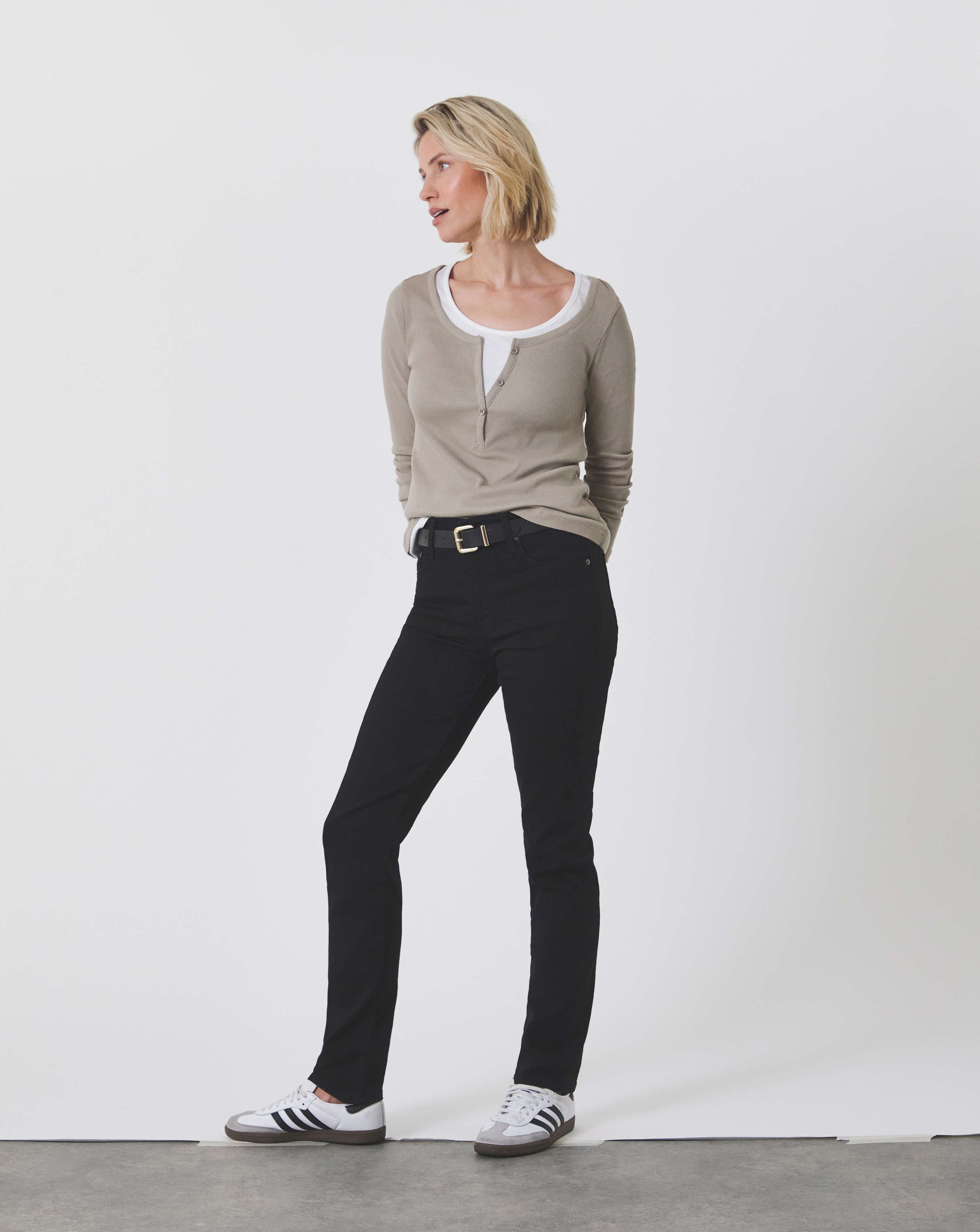 New In - Levi's 724 High Rise Straight Jeans