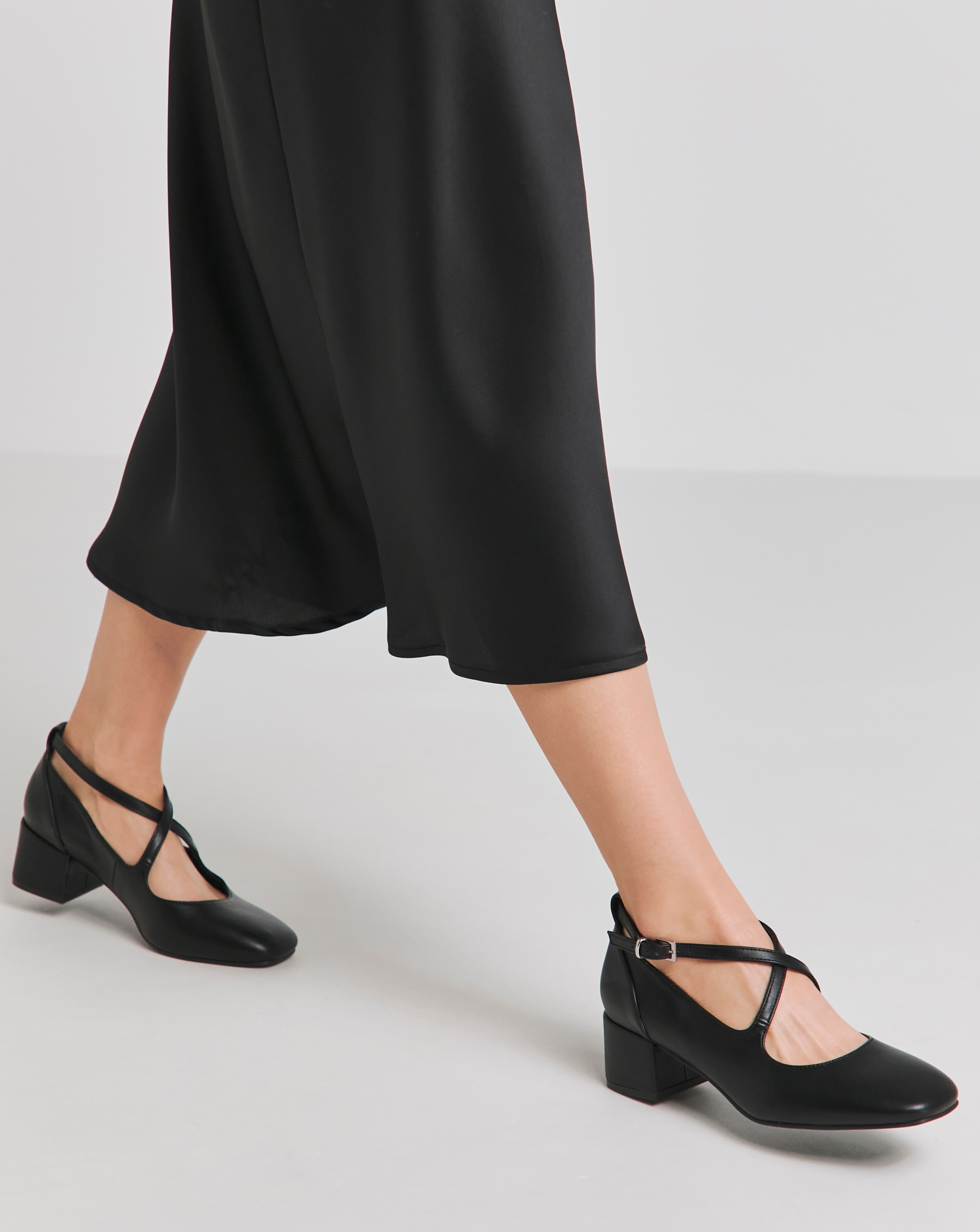 Cross Strap Mary Jane Ex Wide Fit