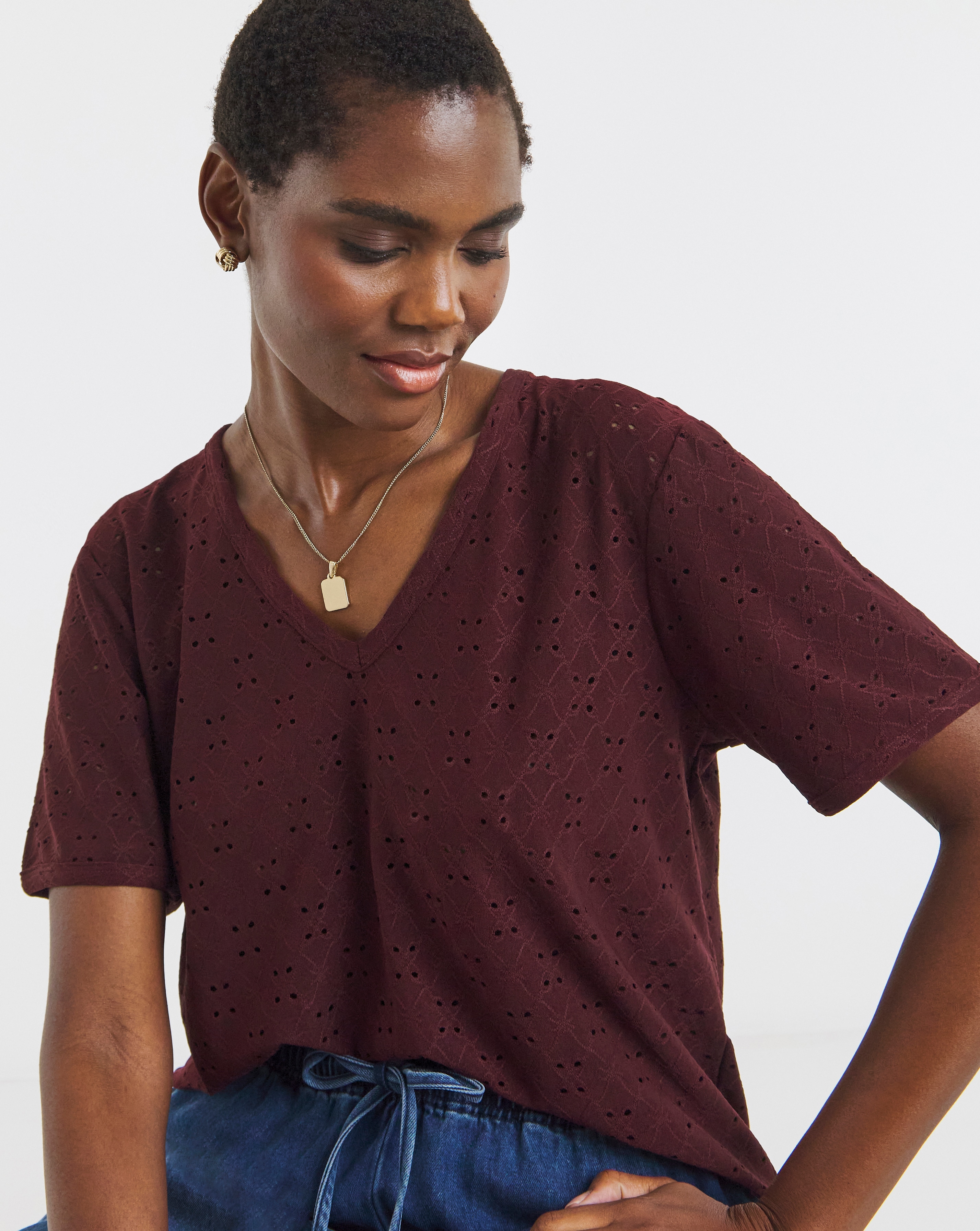 V-Neck Broderie T-Shirt