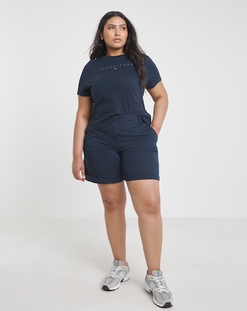 Tommy Jeans Slim Essential Logo Tee