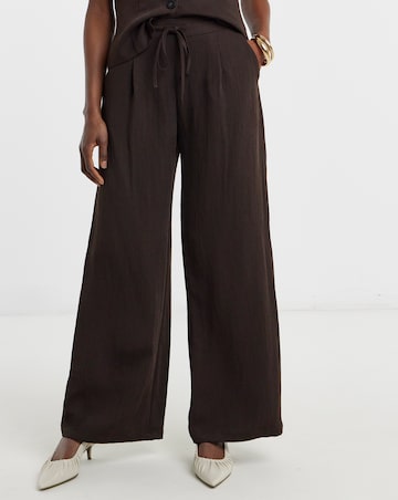 TEXTURED STRAIGHT LEG TROUSER