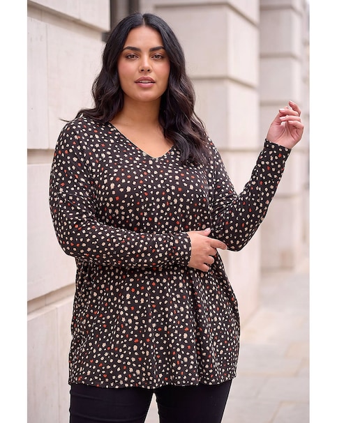 Roman Curve Spotted V-Neck Stretch Top