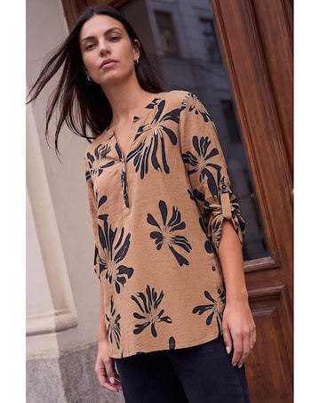 Roman Floral V-Neck Top