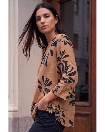 Roman Floral V-Neck Top