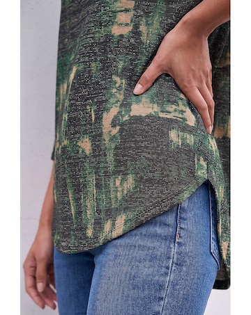Roman Textured Printed Stretch Top