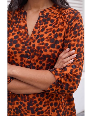 Roman Spot Print Stretch Top