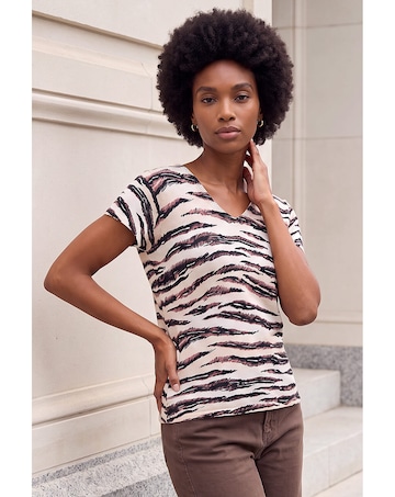 Roman Animal Embellished V-Neck Knit Top