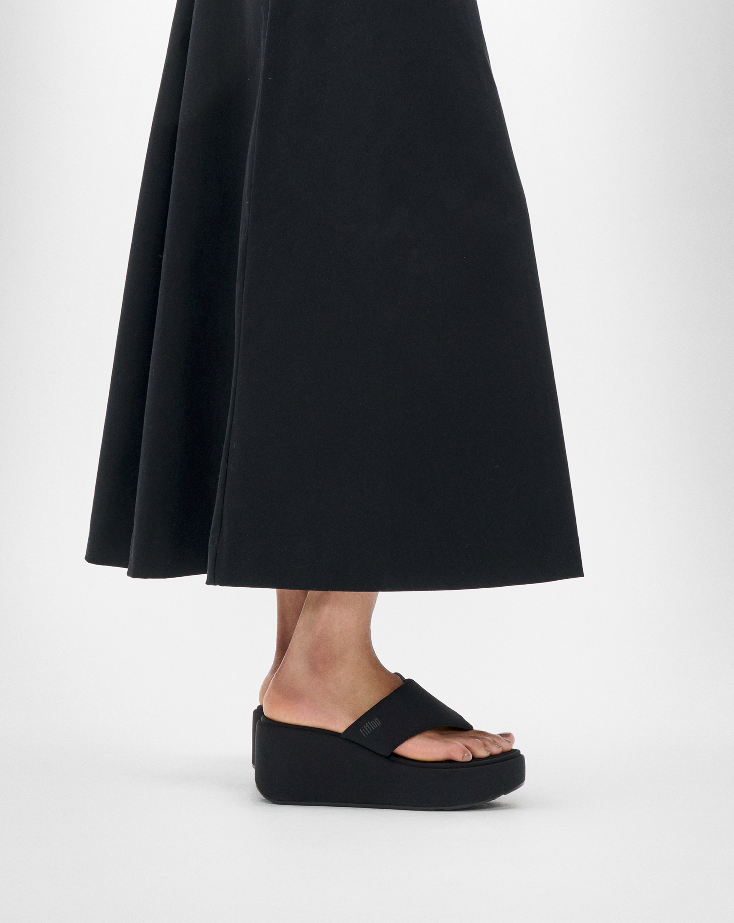 New In - Fit Flop Platforms Wedge Toe Post