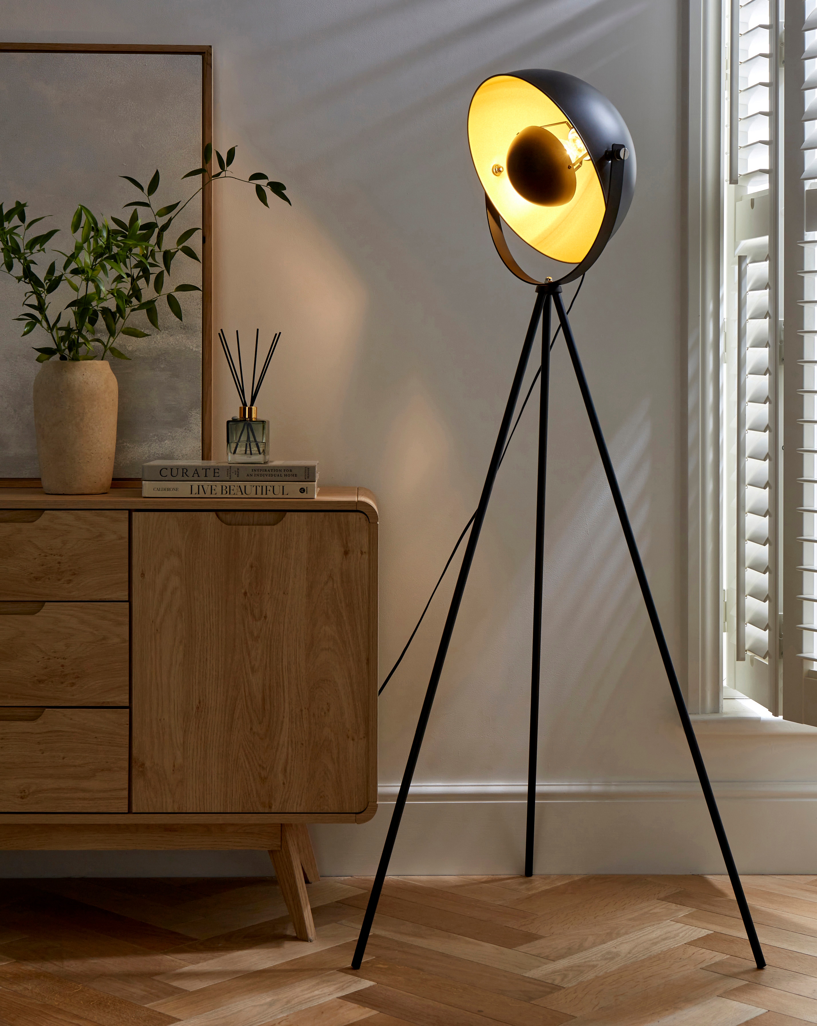 Blink Tripod Floor Lamp