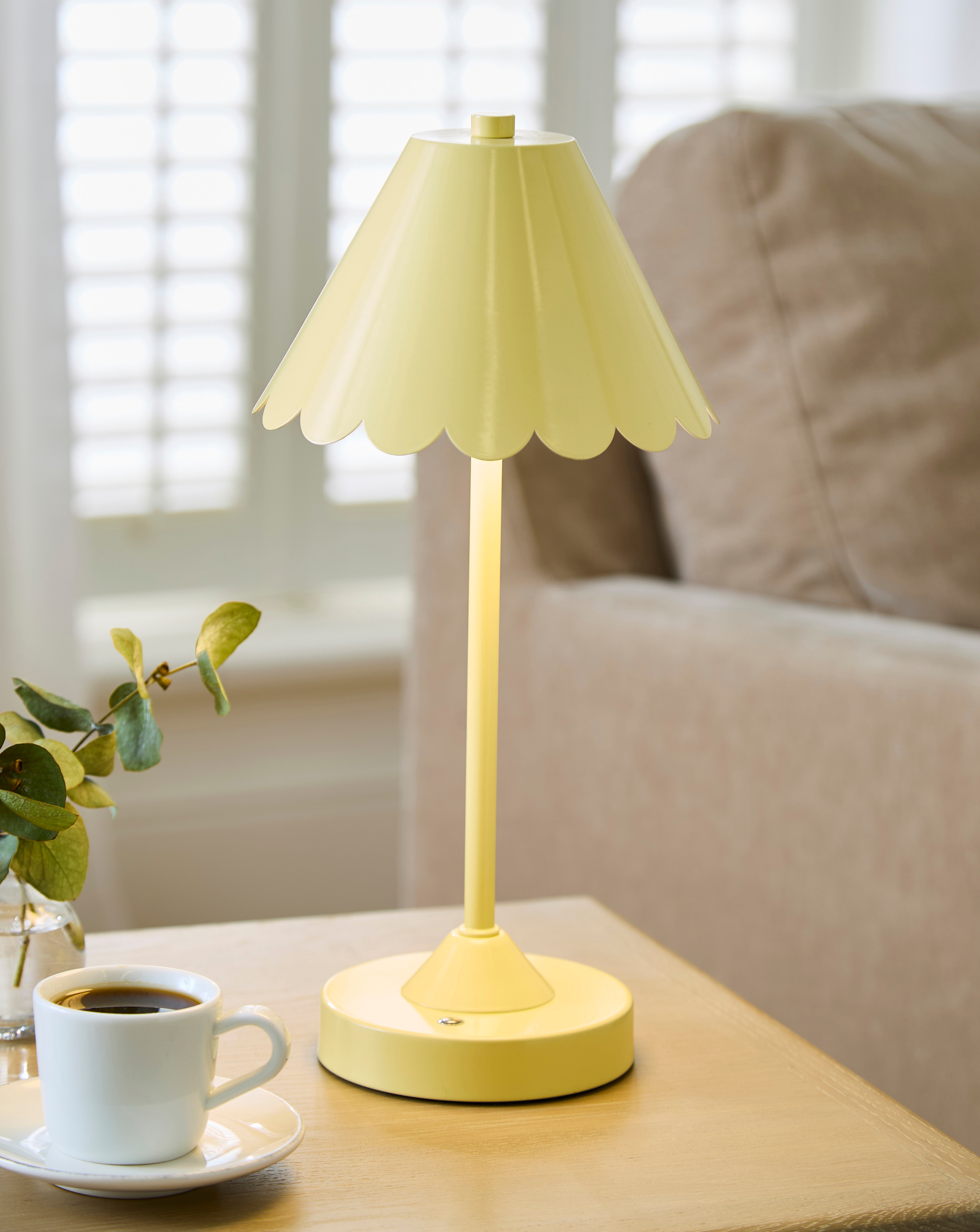 New In - Josie Scallop Edge Rechargable Lamp