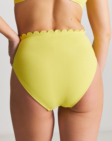 MAGISCULPT Scallop Bikini Bottoms