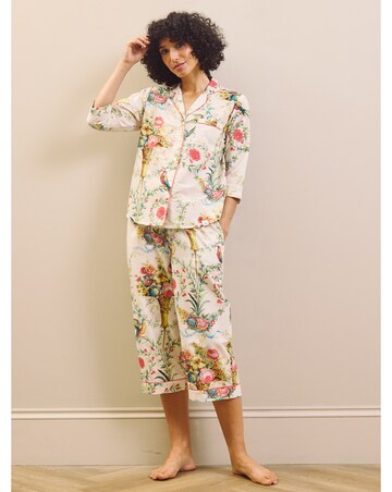Neo Classical Bouquet Capri Pyjamas