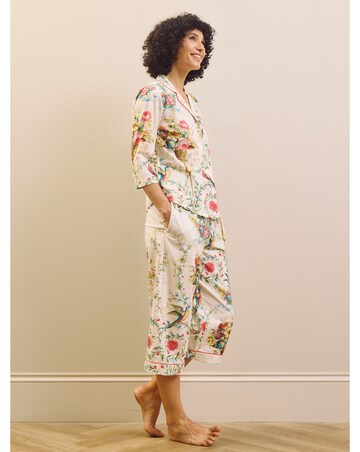 Neo Classical Bouquet Capri Pyjamas