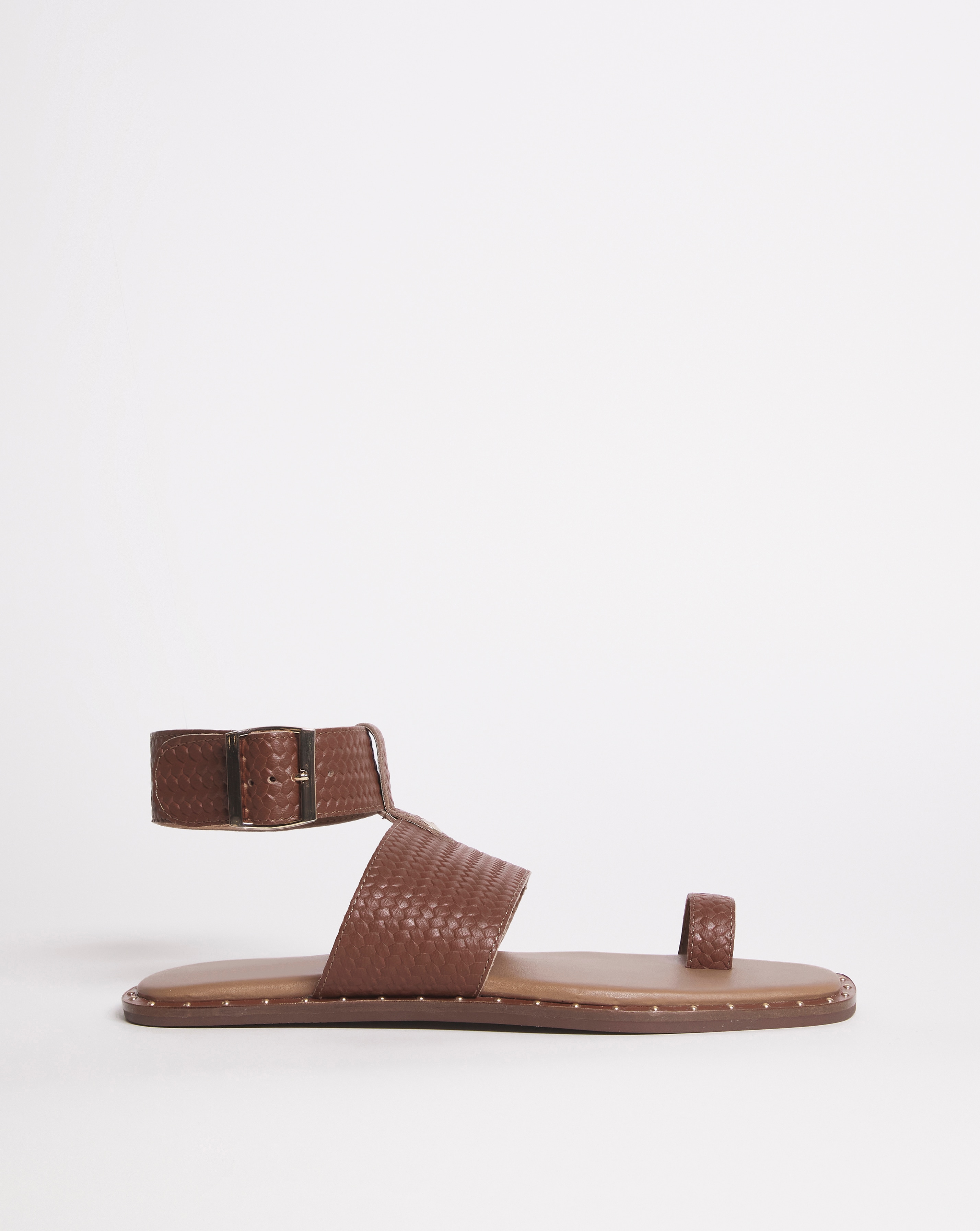Leather Toe Ring Sandal EEE Fit