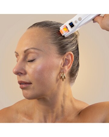 Sensse MicroGlow Microneedling & EMS device