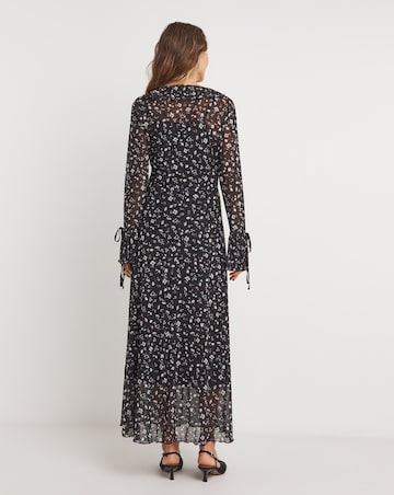 Mesh Ruffle Detail Maxi Dress