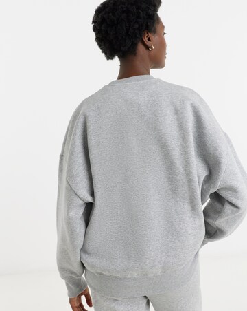 Under Armour Rival Fleece Oversized Crew Sweatshirt