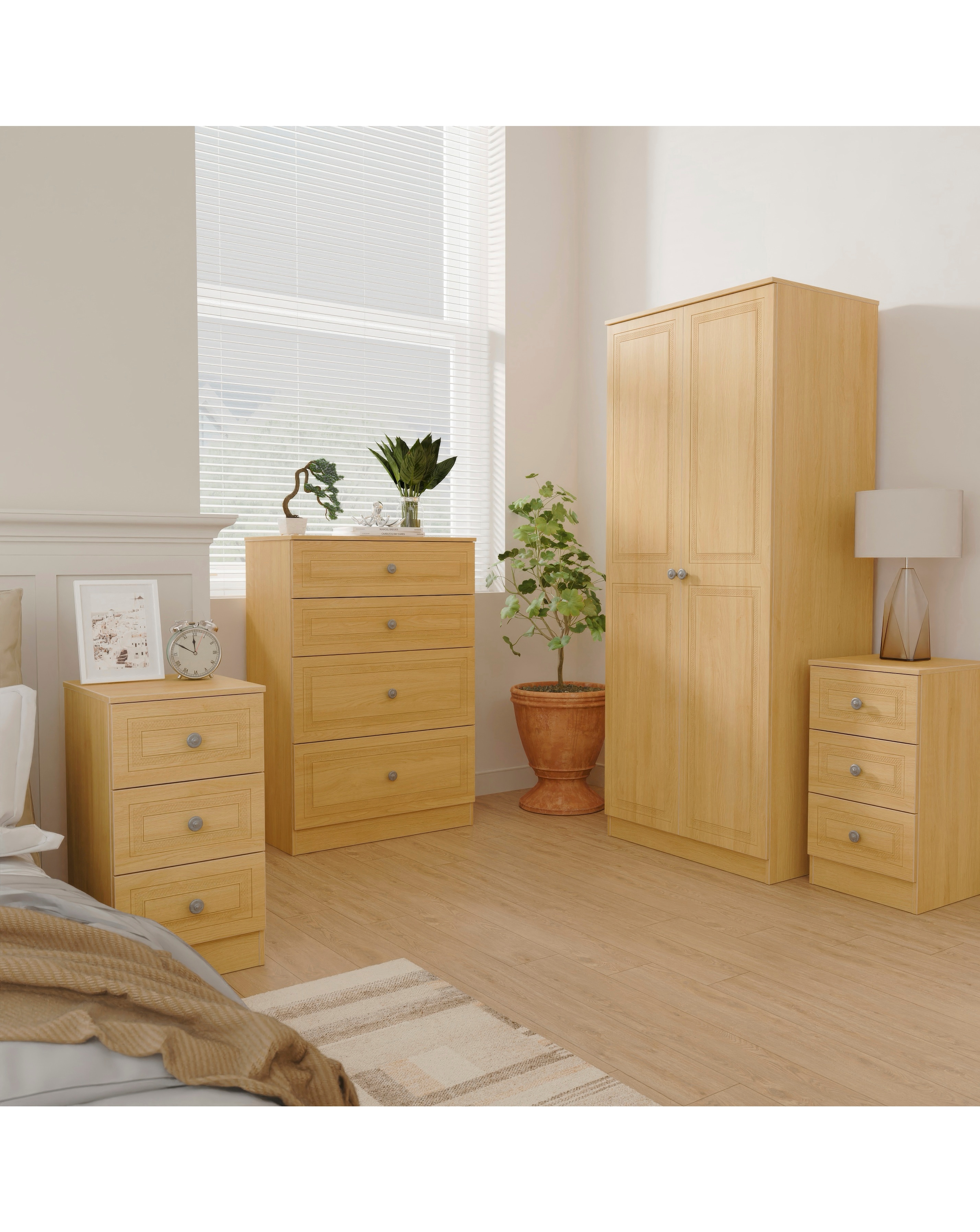 New In - Richmond 4 Piece Package