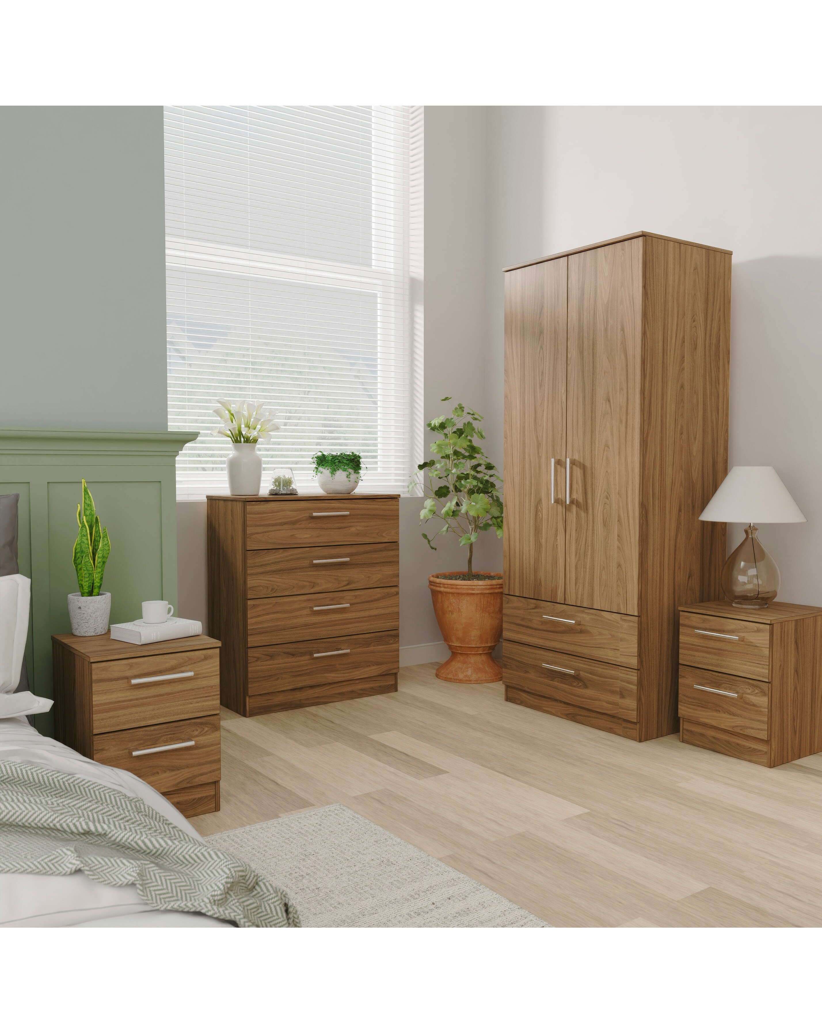 New In - Briar 4 Piece Package