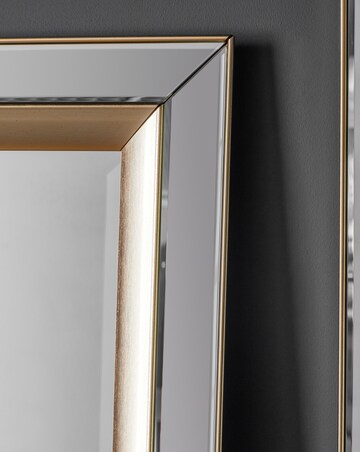 Gallery Phantom Leaner Mirror