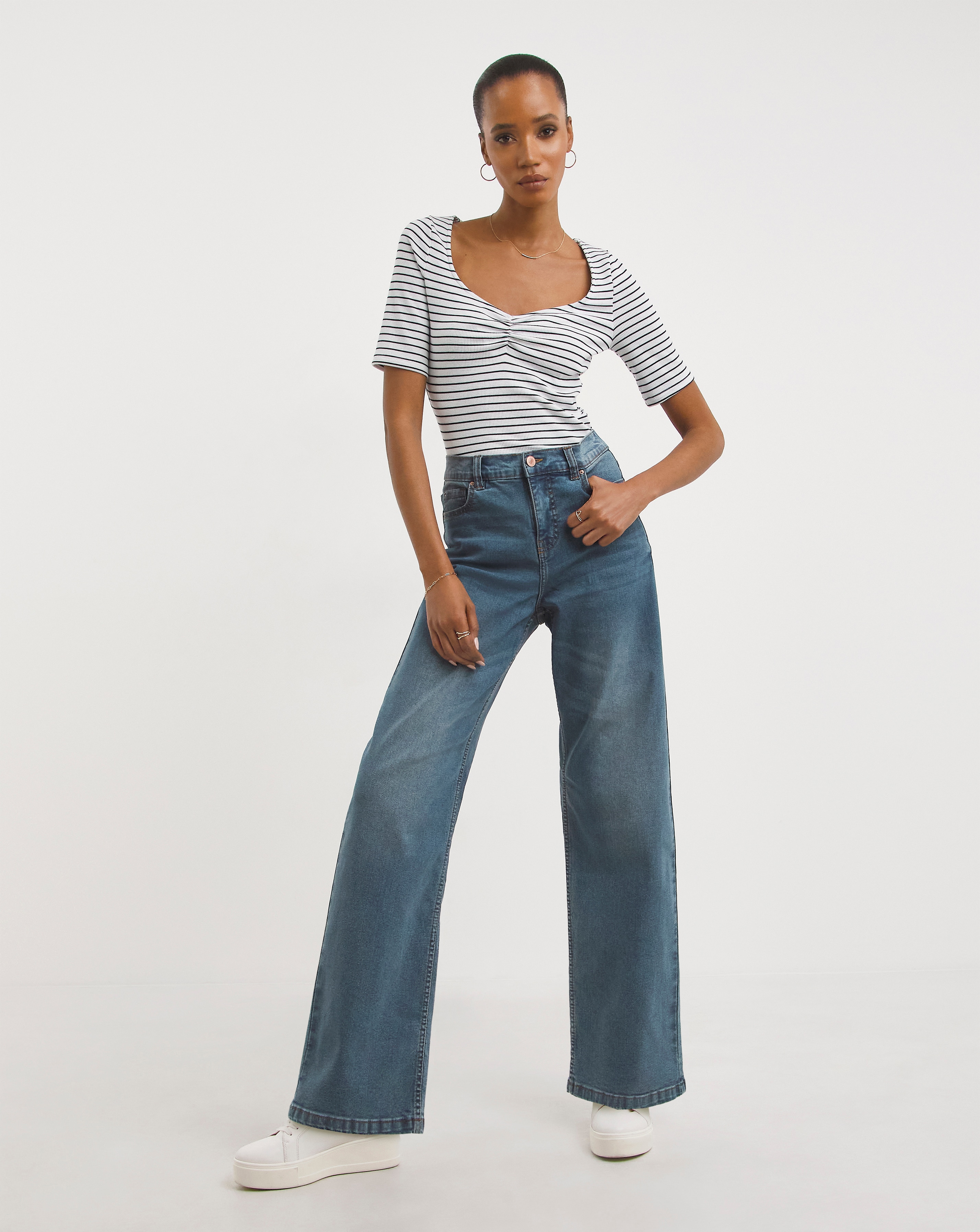 Light Mid Wash 24/7 Wide Leg Jeans