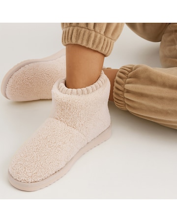 Totes Ladies Borg Boot With Cuff Detail