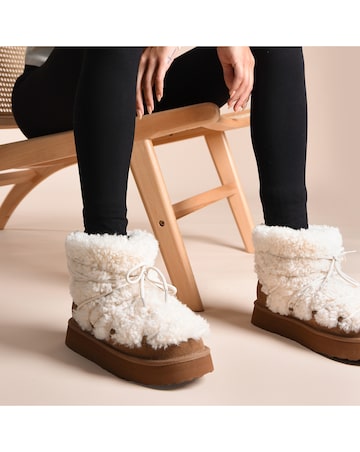 Just Sheepskin Ladies Brook Sheepskin Alpine Snow Boot