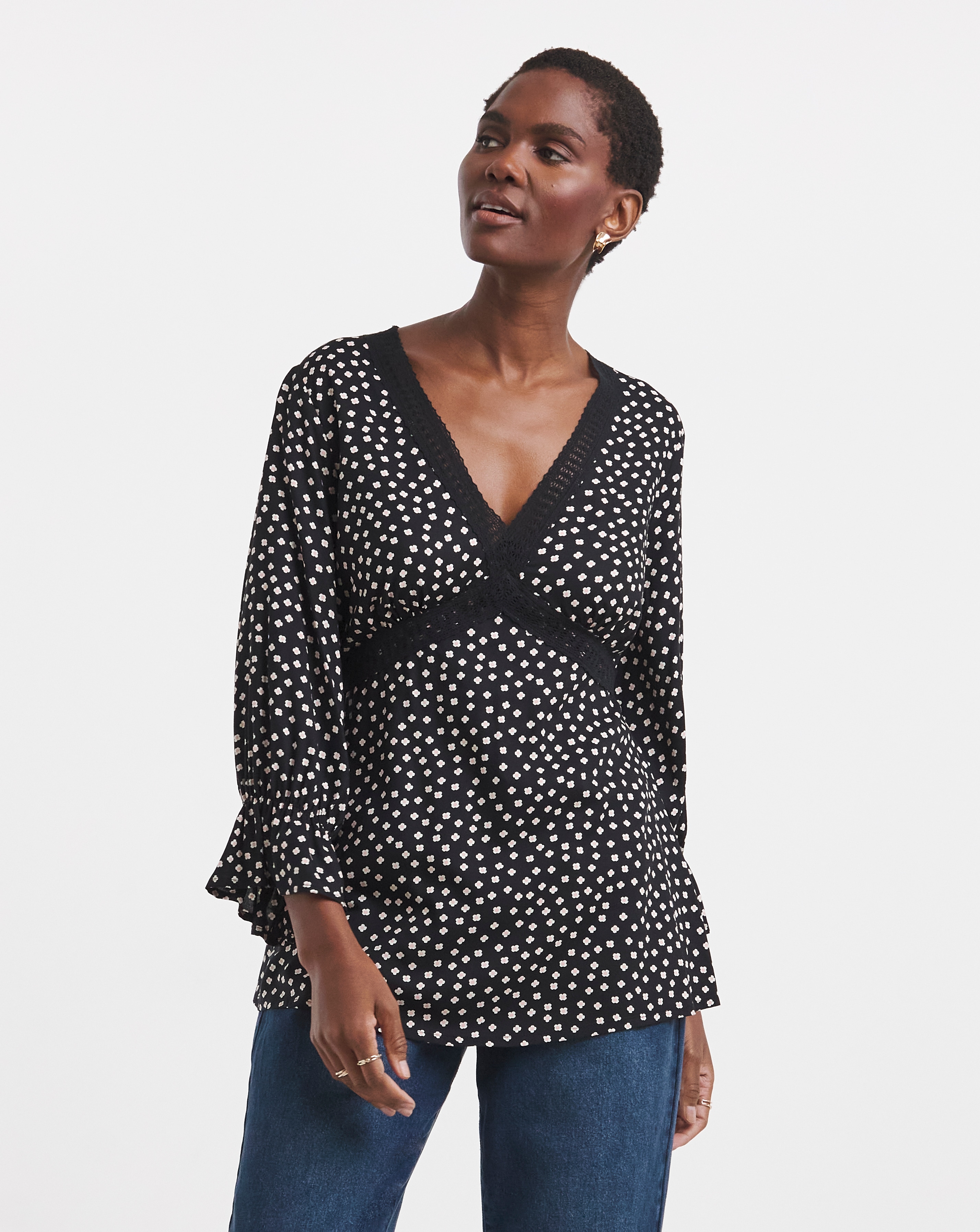 Lace Trim Short Sleeve Top