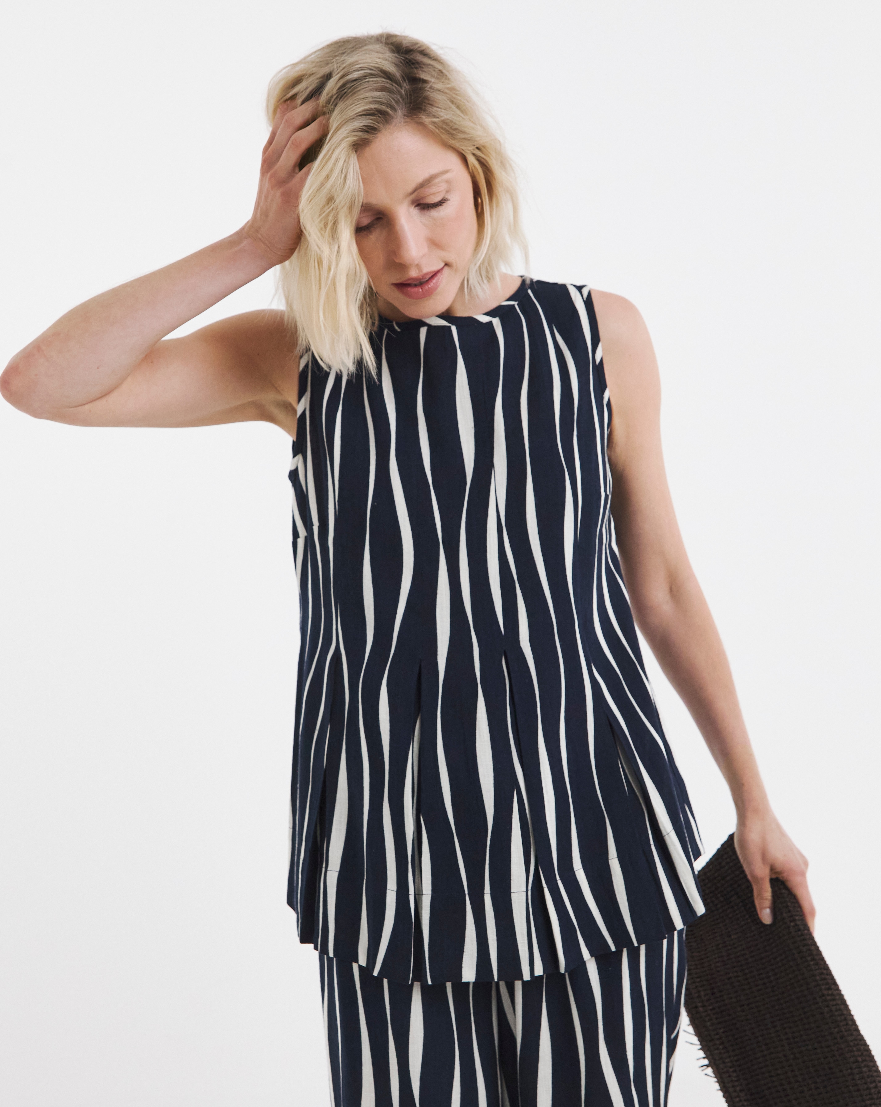 New In - Linen Mix Pleated Shell Top