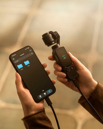 DJI Osmo Pocket 4 Creator Combo