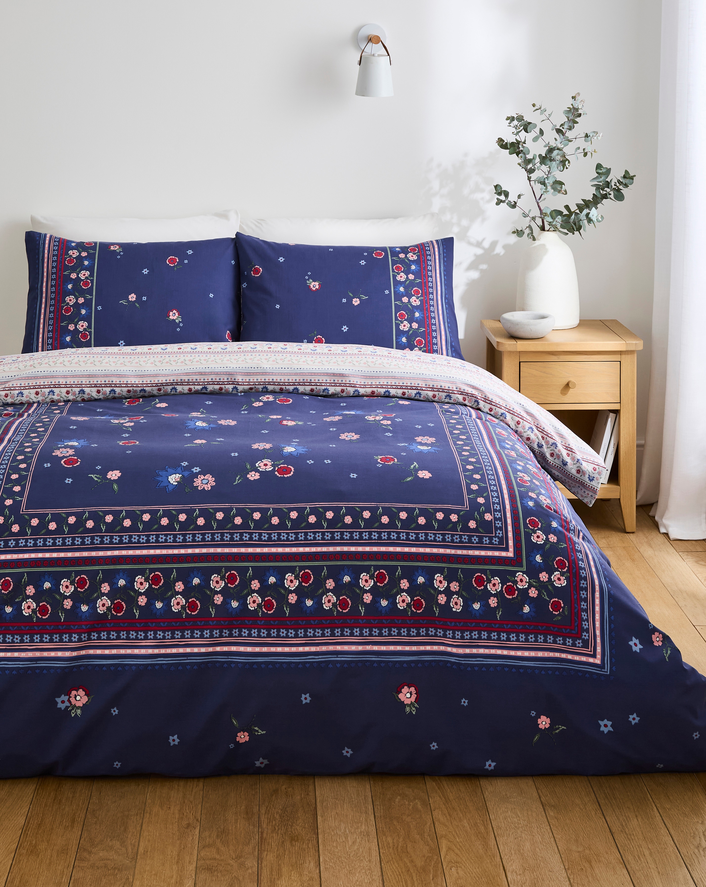 Julipa Ingrid Floral Border Duvet Set