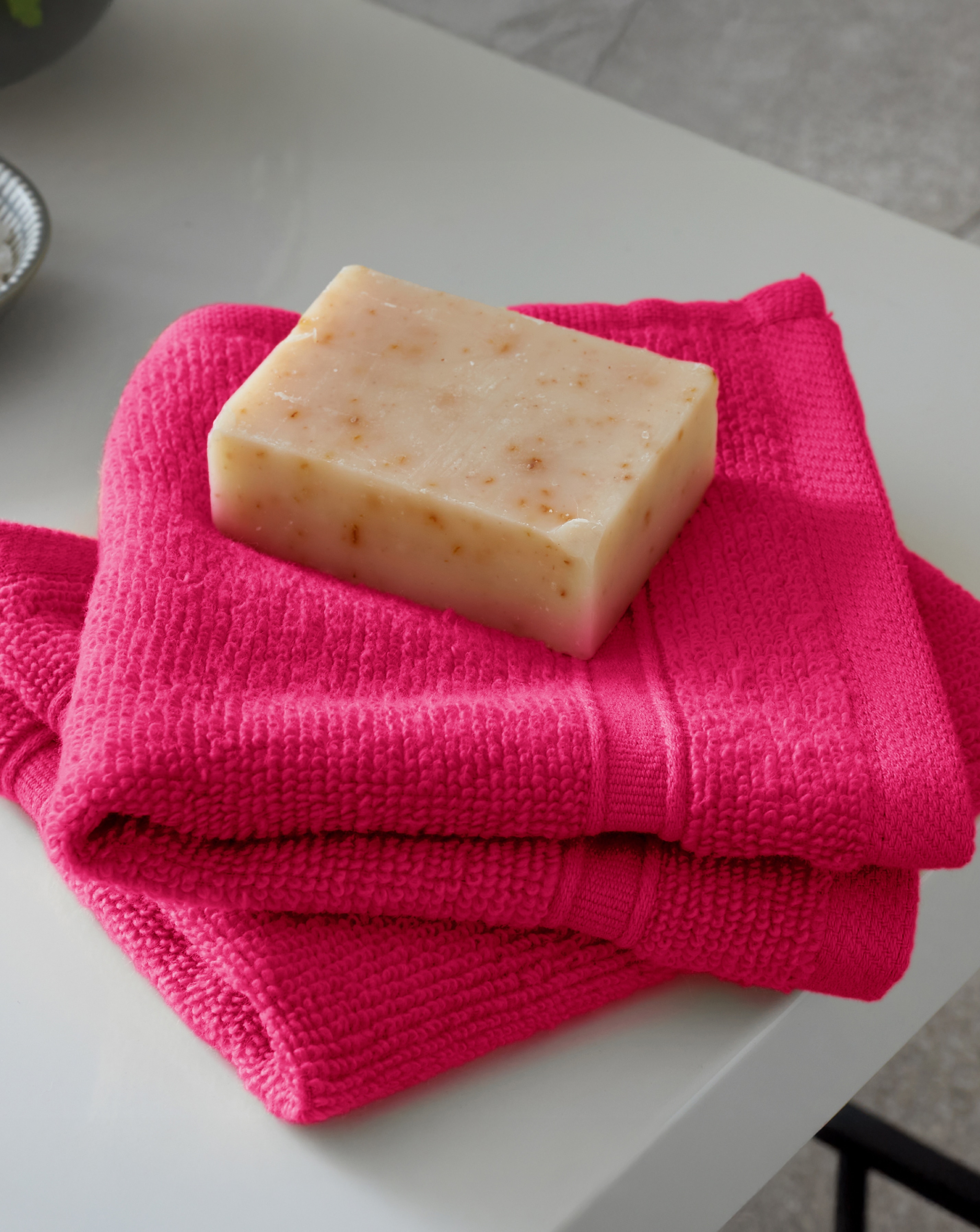 New In - Catherine Lansfield Zero Twist Towel