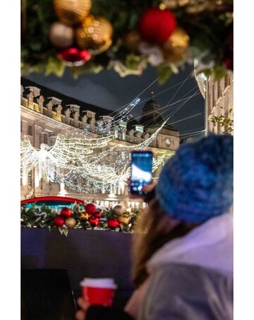 The Original Christmas Lights Bus Tour and Thames Cruise for Two E-Voucher