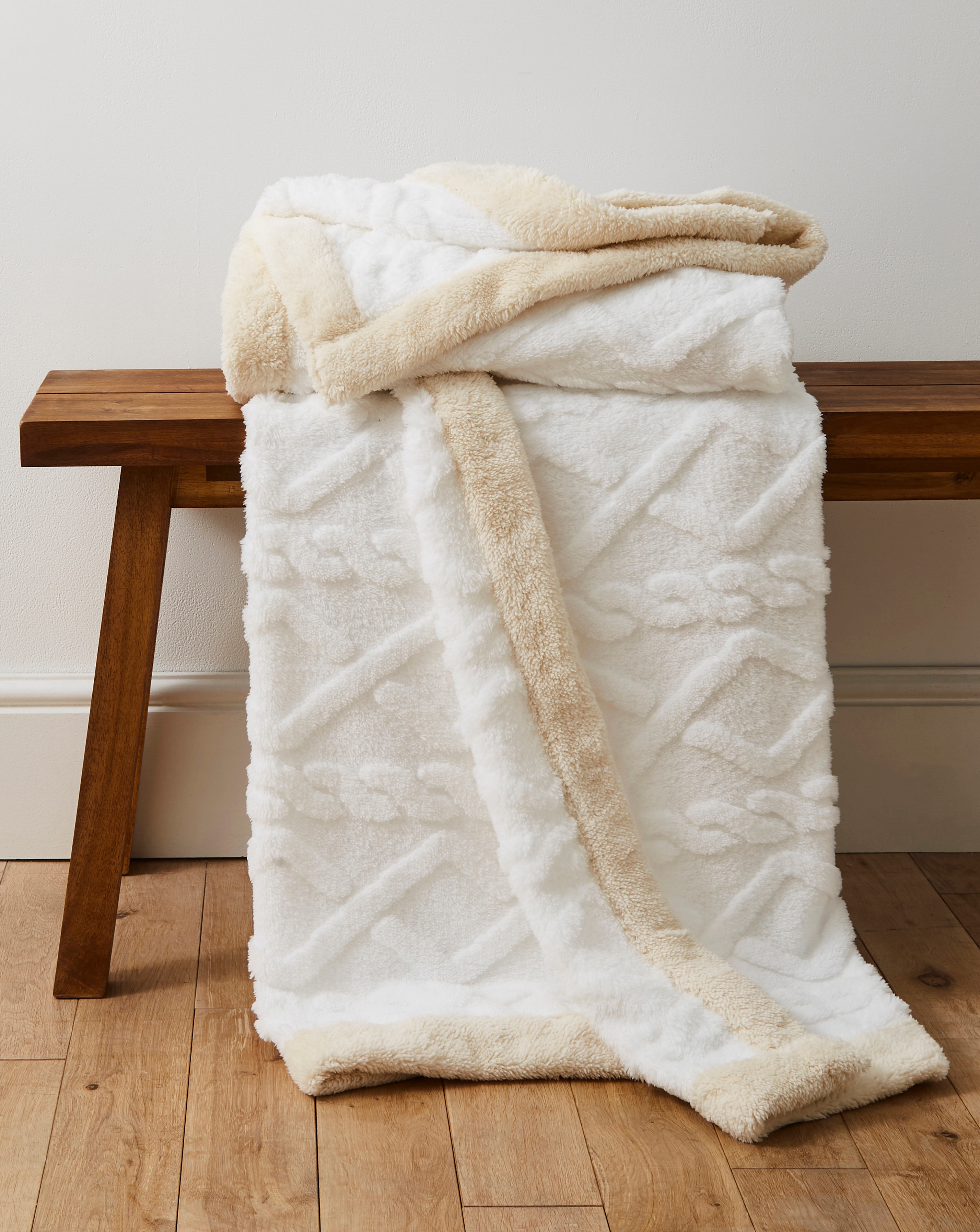 Tufted Knit Throw with Sherpa Border