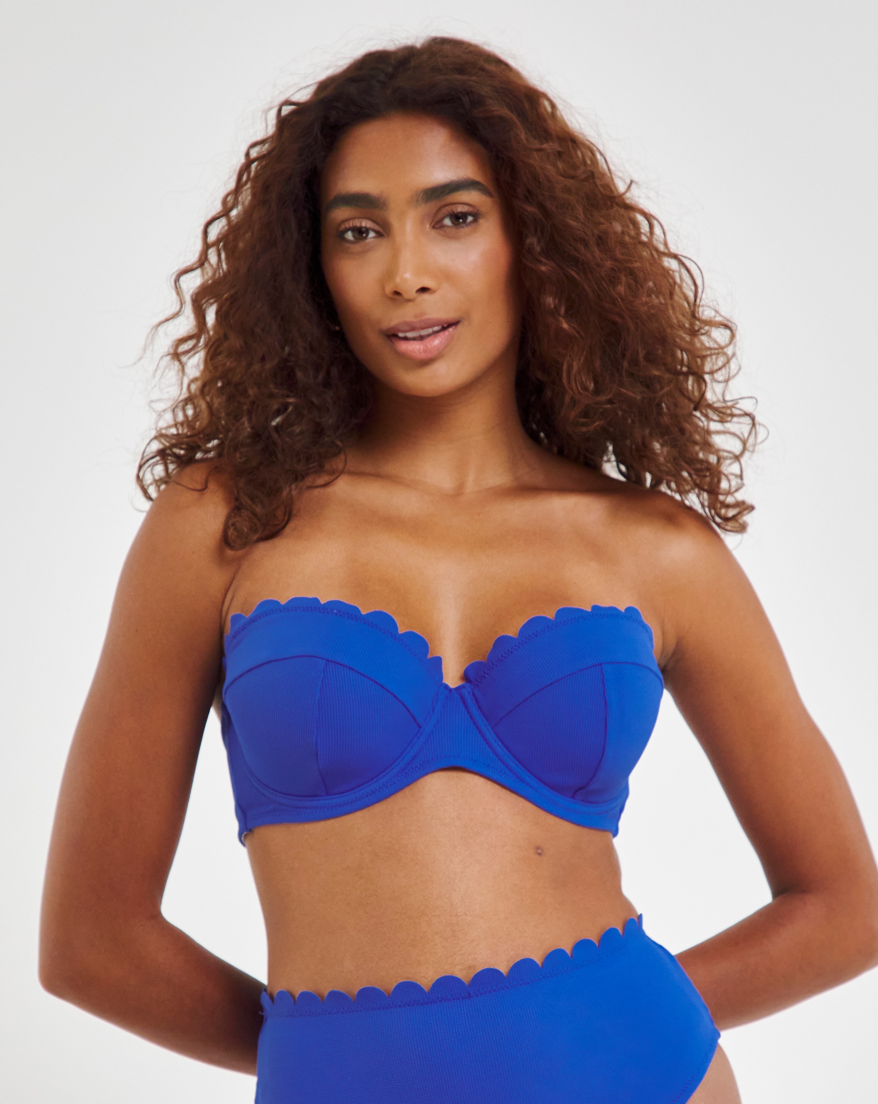 MAGISCULPT Contour Me Bandeau Bikini Top