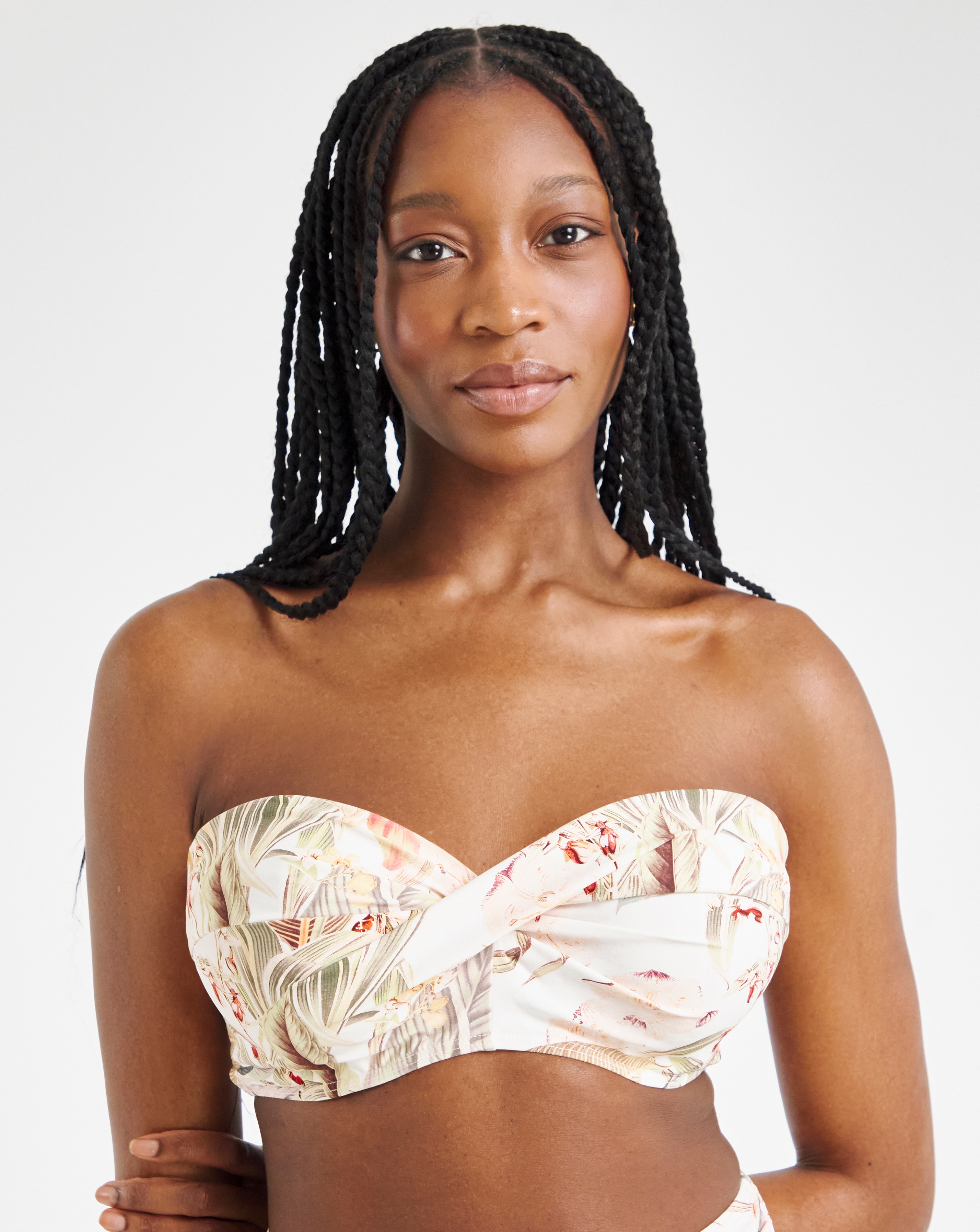 MAGISCULPT Twist Front Bikini Top