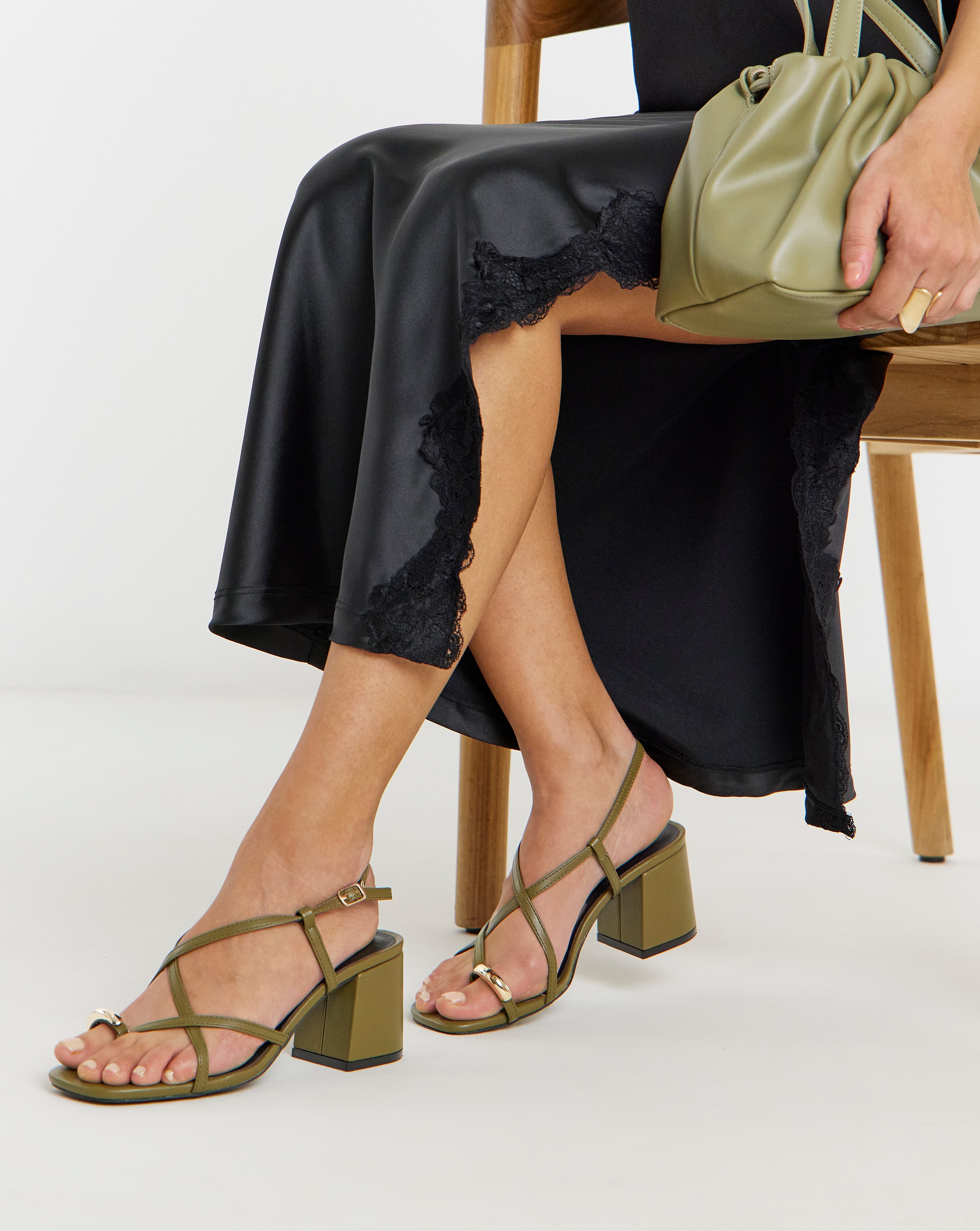 New In - Toe Loop Heels Wide Fit