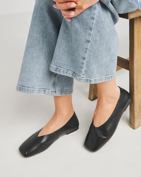 Soft Leather High Cut Ballerina ExWide