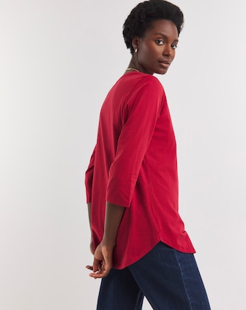 Red 3/4 Sleeve Curved Hem Longline Top