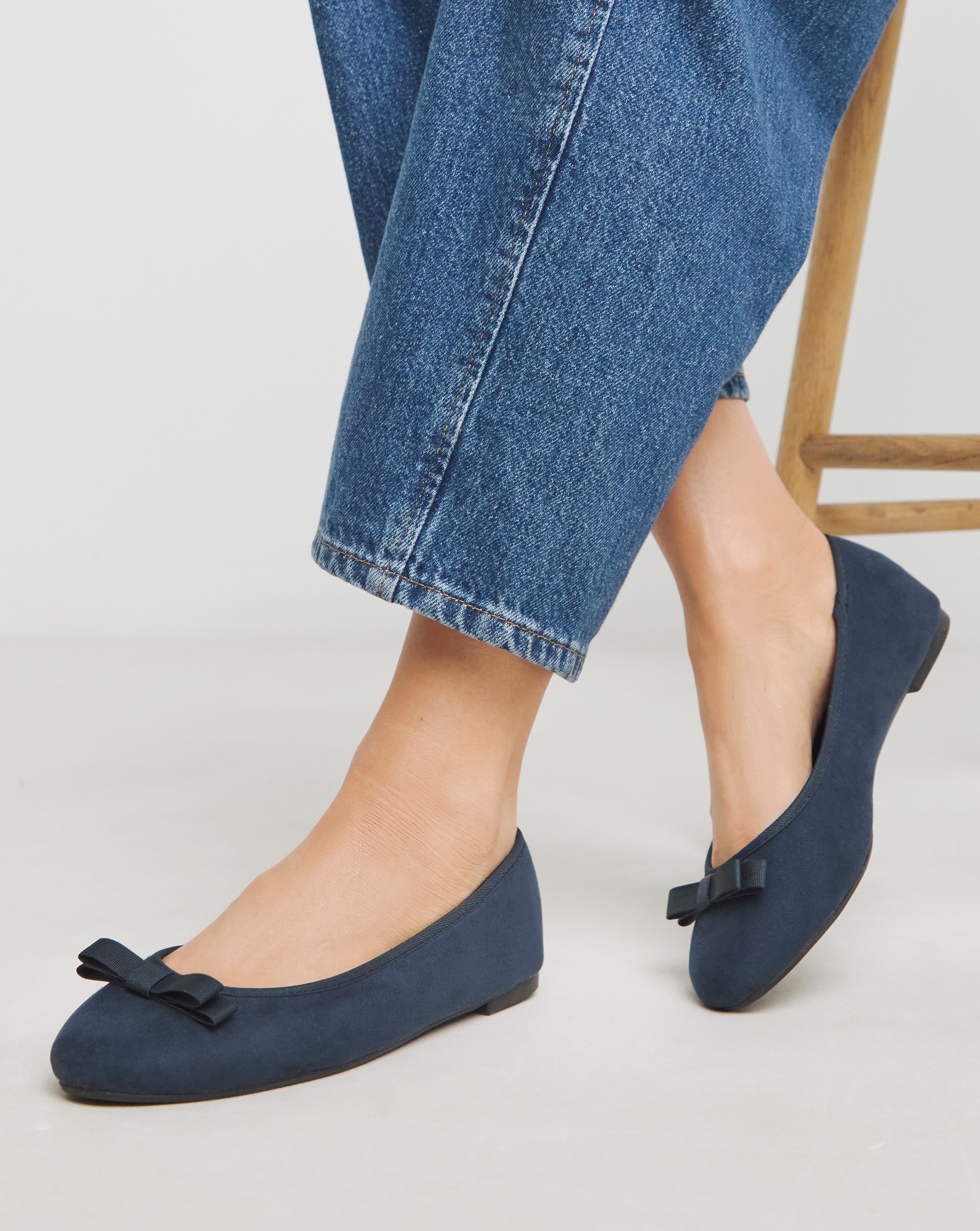 Classic Ballerina Bow Shoe Wide