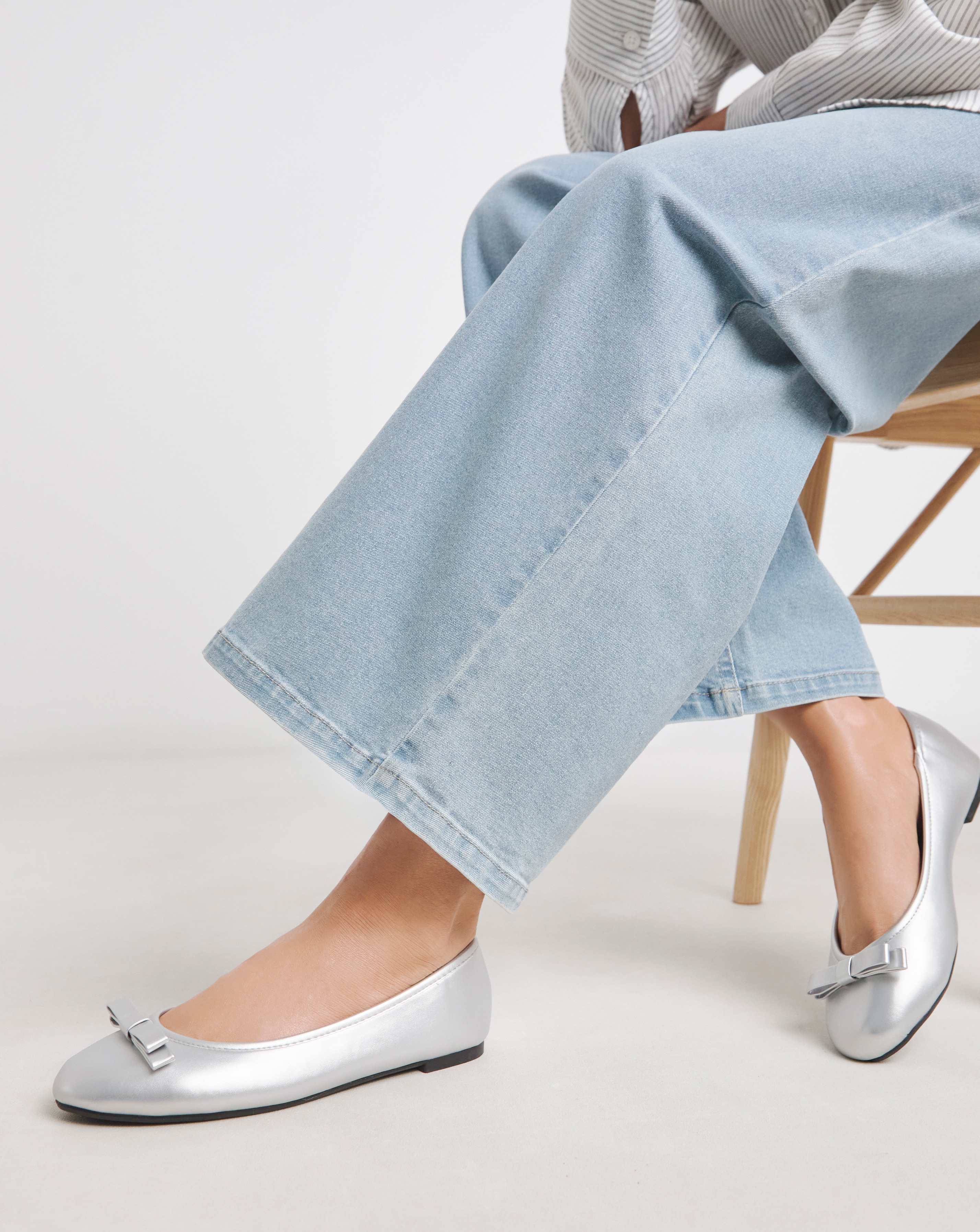 Classic Ballerina Bow Shoe Wide